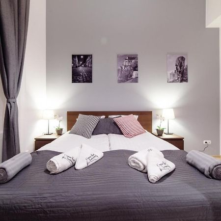 Cracow Rent Apartments - Spacious Apartments For 2-7 People In Quiet Area - Kolberga Street Nr 3 - 10 Min To Main Square By Foot Kraków Eksteriør billede