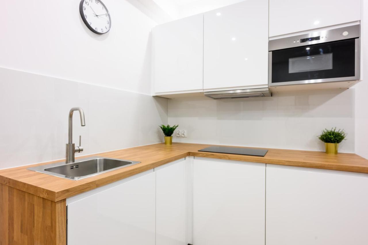 Cracow Rent Apartments - Spacious Apartments For 2-7 People In Quiet Area - Kolberga Street Nr 3 - 10 Min To Main Square By Foot Kraków Eksteriør billede