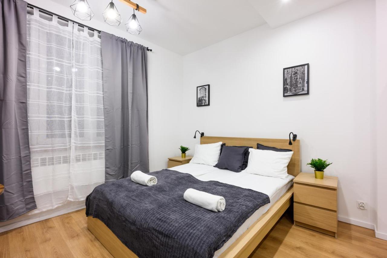 Cracow Rent Apartments - Spacious Apartments For 2-7 People In Quiet Area - Kolberga Street Nr 3 - 10 Min To Main Square By Foot Kraków Eksteriør billede