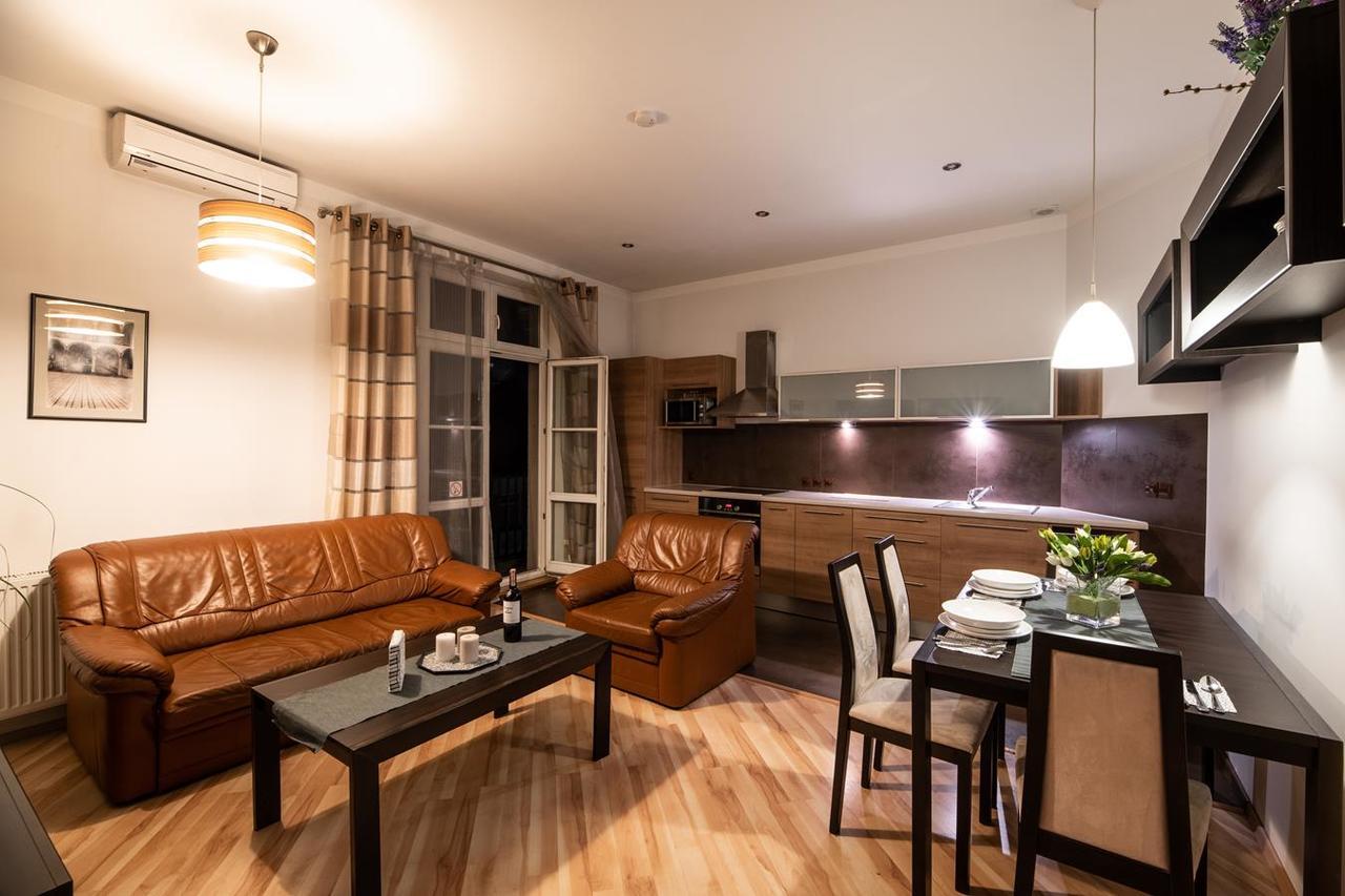 Cracow Rent Apartments - Spacious Apartments For 2-7 People In Quiet Area - Kolberga Street Nr 3 - 10 Min To Main Square By Foot Kraków Eksteriør billede
