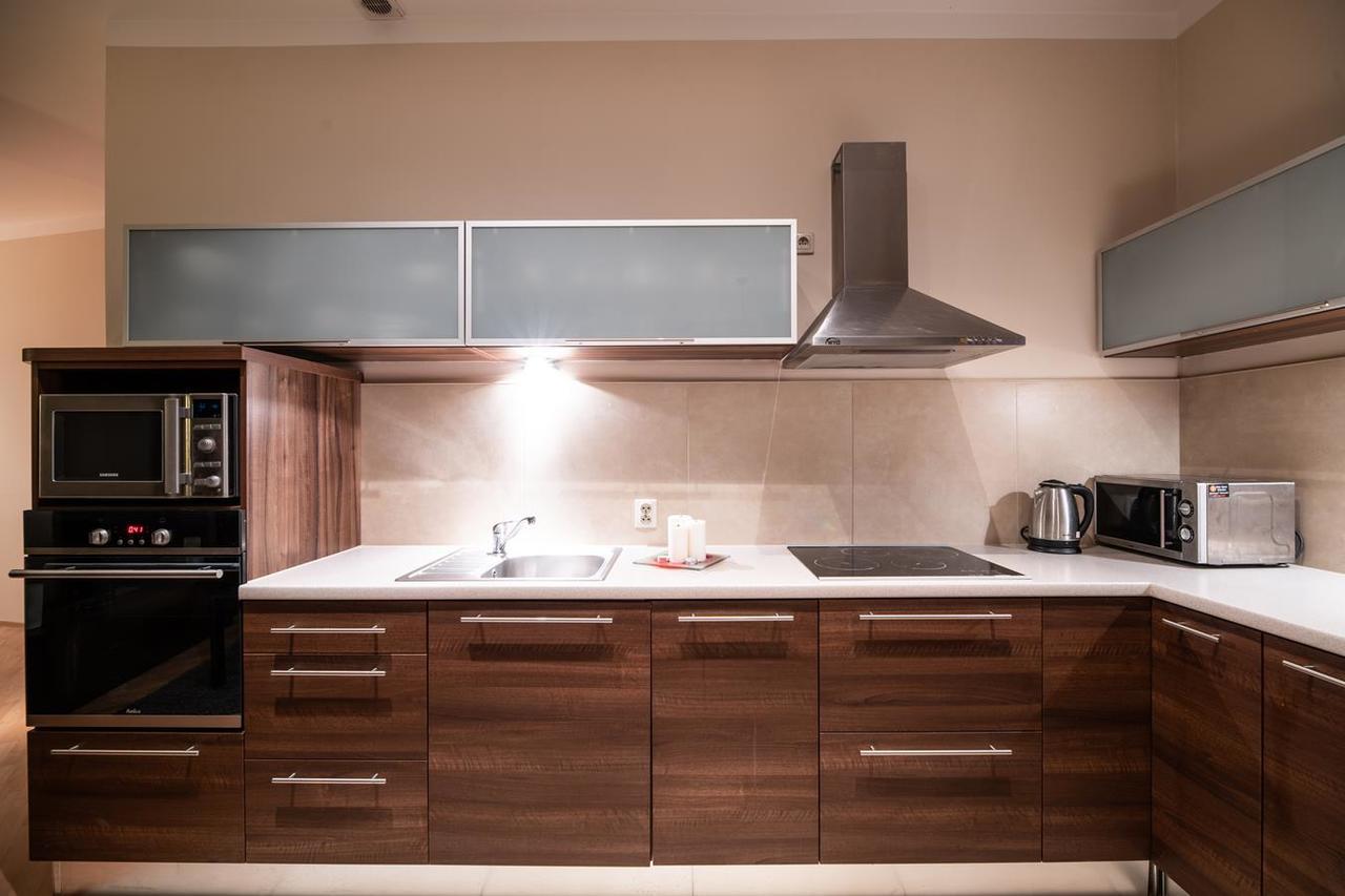 Cracow Rent Apartments - Spacious Apartments For 2-7 People In Quiet Area - Kolberga Street Nr 3 - 10 Min To Main Square By Foot Kraków Eksteriør billede