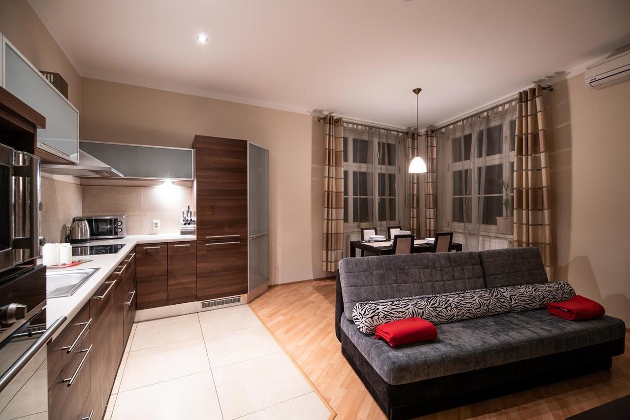 Cracow Rent Apartments - Spacious Apartments For 2-7 People In Quiet Area - Kolberga Street Nr 3 - 10 Min To Main Square By Foot Kraków Eksteriør billede